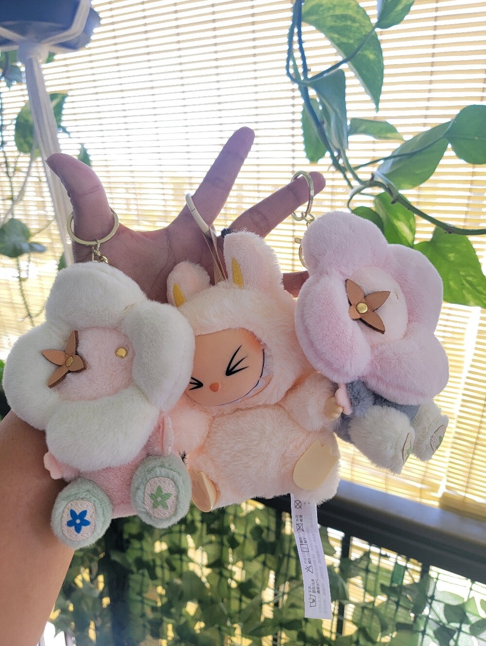 1pc Soft Plush Flower Vivienne - Monster Bag Charm Keychain